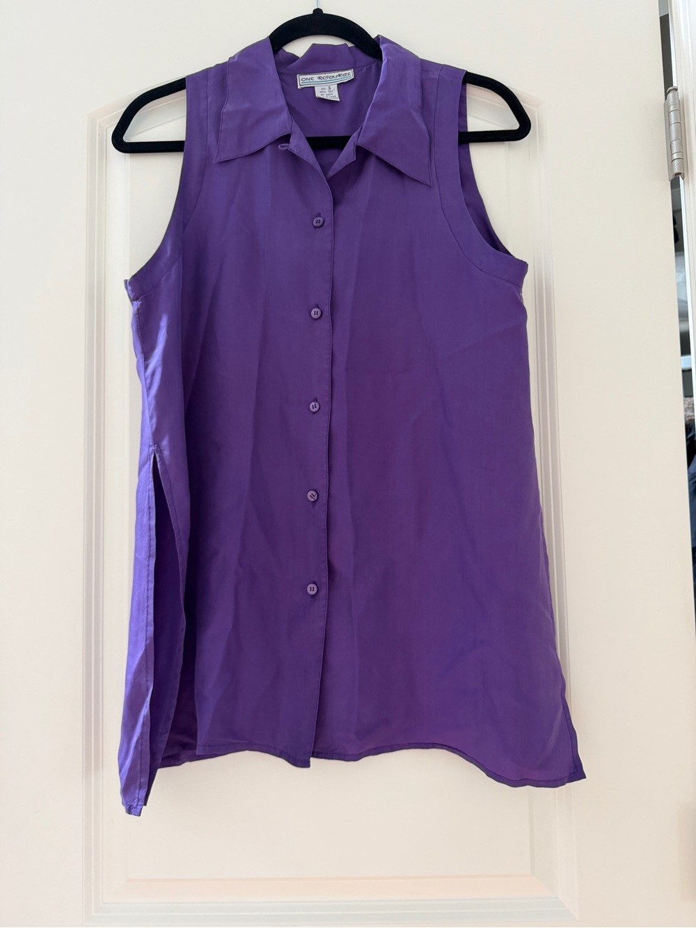 100% Silk Tunic Length Sleeveless Button Down with Lg Side Slit. Artsy. Purple S